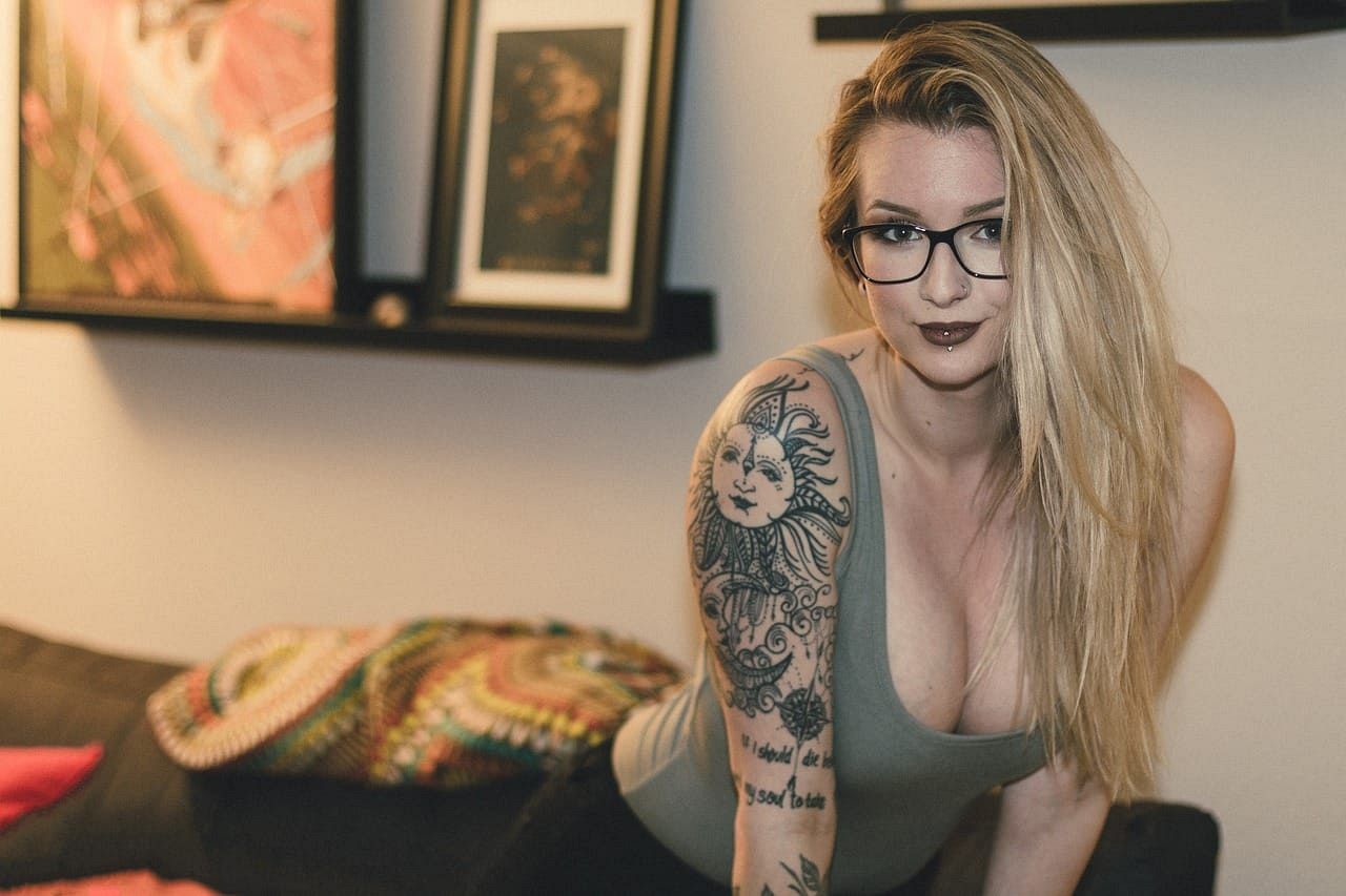 Creating Emotional Connection During Live Cam Sex