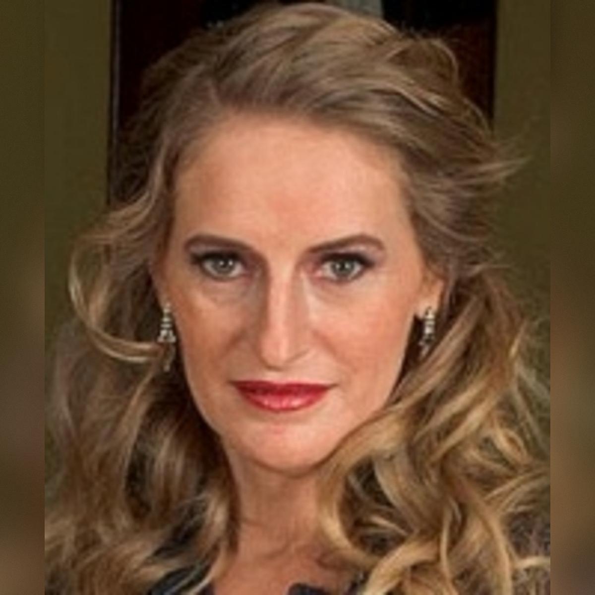 Sara James