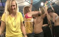 Jetzt beobachten - Male dancers finish off the last of the hard partying milfs making them cum