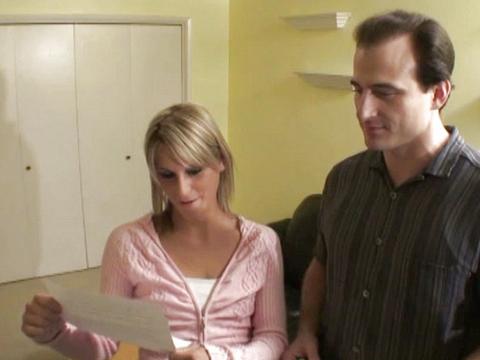 Courtney Simpson Blonde Knows How To Give Good Head And Take Cock In Cunt