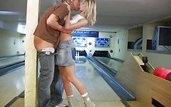 Ver ahora - Mia hilton blonde fucked by older guy in bowling alley & creampied for you 