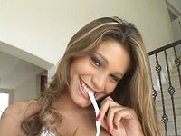 Guarda ora - Paola rey is such a horny latina girl and she gets a facial cumshot here