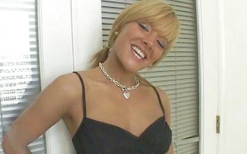 Télécharger Gigi ferari chokes a cock down her throat in an intense pov blowjob video