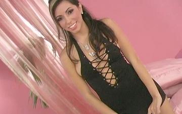 Downloaden Lela star is such a lusty latina