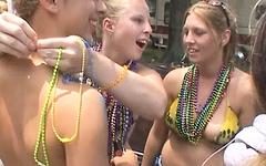 These girls love beads - movie 1 - 5