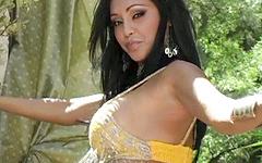 Ver ahora - Priya anjali rai is double d licious