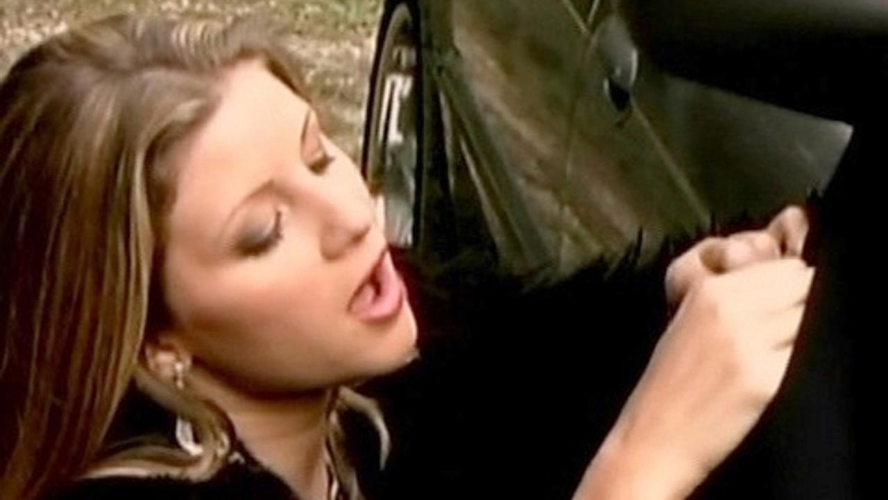 Monica sweetheart blows her guy outside on the car