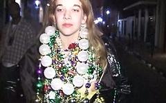 Kijk nu - The streets of new orleans on mardi gras