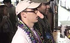 The Streets of New Orleans on Mardi Gras - movie 1 - 7