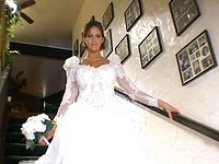 Guarda ora - Harmony rose is a super horny bride