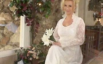 Download Taylor lynn is in her wedding dress but all she really wants to do is fuck