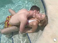 Jetzt beobachten - Destiny is totally aroused in the sun and gets pounded hard and a facial