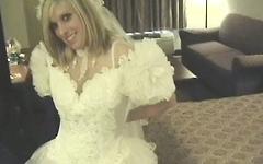 Kijk nu - Blonde bride enjoys an intense wedding night fuck session with hung hubby