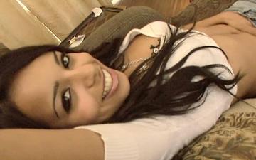 Télécharger Latina amateur proves she's a deepthroat natural in a hot pov video