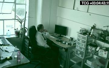 Descargar White collar daddies sucking and fucking in office surveillance video