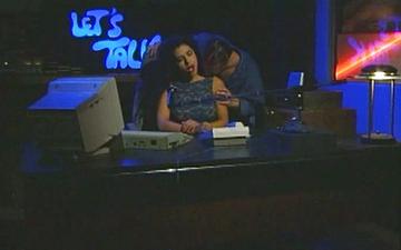 Scaricamento Vintage latina alicia is fucked by a man while bent over the desk
