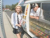 Regarde maintenant - Lexi belle gets banged by the ice cream man