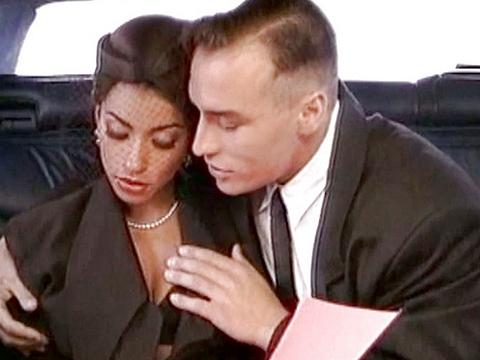 Julia Channel Gets Used In Her Classy Outfit