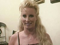 Guarda ora - Get to meet some big titted porn stars in candid footage behind the scenes