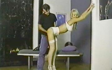 Herunterladen Crystal white throws both legs in the air as her boyfriend pounds her pussy