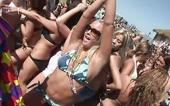 Amy has fun at the Spring Break Beach Party - movie 1 - 6