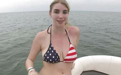 Kijk nu - Busty teens ride on the boat and show off their hot bodies to the camera