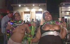 Chelsea has a good time at Mardi Gras - movie 6 - 2