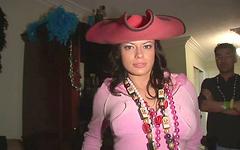 Chelsea has a good time at Mardi Gras - movie 6 - 6