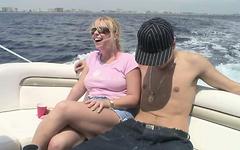 Jetzt beobachten - Cameron keys lives her life on the water taking dick