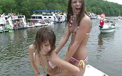 Jetzt beobachten - Marta is a naked girl on the boat