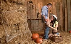 Regina Moon fucks in her cowgirl costume in the pumpkin patch on Halloween - movie 1 - 4