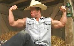 Regarde maintenant - Ranch hand muscle - scene 4
