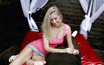 Scaricamento Brooke paige is one horny stepmother