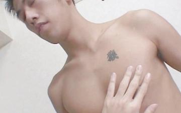 Télécharger Pov asian twink blowjob with cum play