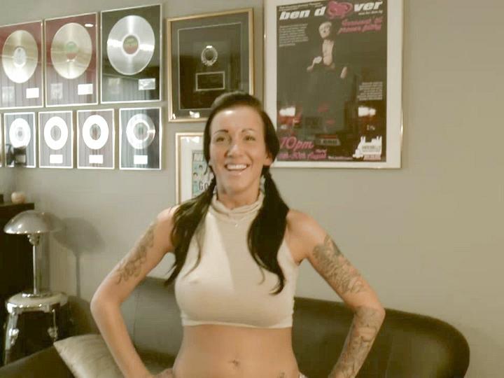 Chantelle Fox Takes A Huge Raw Cock