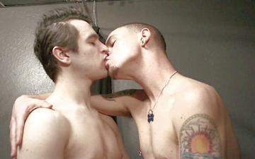 Downloaden Christian crook and ethan chamberlin in scruffy bareback fuck session