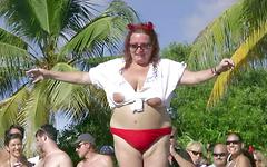 Amateur swingers participate in wet T-shirt contest outdoors for crowd - movie 5 - 7
