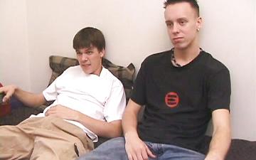 Downloaden Scruffy twinks swap blowjobs and engage in mutual masturbation