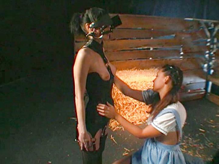 Cynara Fox And Her Friends Arent Craving Dicks Tonight