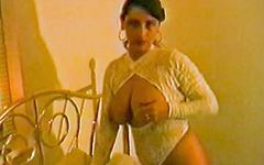 Guarda ora - Busty slut shows off fine ass and masturbates 