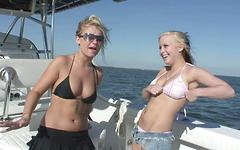 Sexy amateur party girls flash their tits and ass while out on a boat - movie 2 - 5