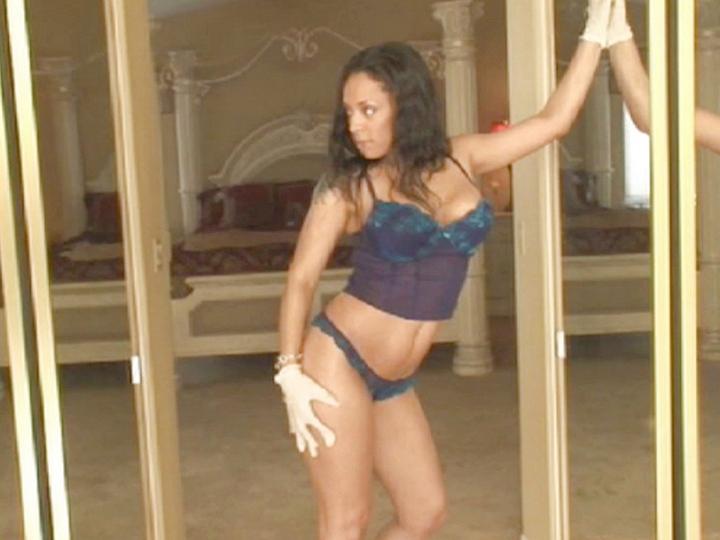 Jazmine Cashmere Greases Up in Shower for Lusty Anal Adventure