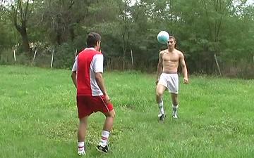 Descargar Sexy soccer lads play ball and suck and fuck