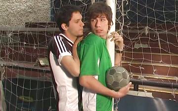 Scaricamento European soccer twinks suck and fuck in a goal net