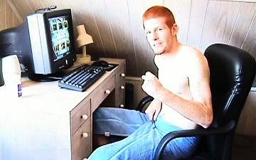 Télécharger Scruffy ginger jock stokes big cock n hot solo scene