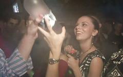 Guarda ora - Amateur college coeds party and dance and get subjected to up-skirt shots