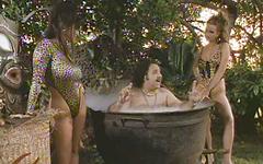 Big boobed Amazonian woman Jessica Jewel gets fucked by Ron Jeremy - movie 5 - 2