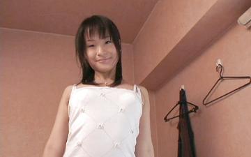 Télécharger Sexy japanese brunette kurum in hot pov suck and fuck session with creampie