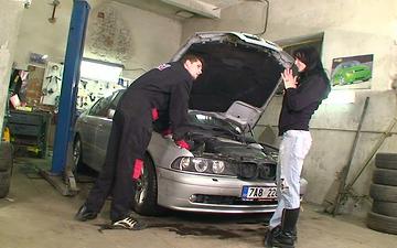 Download Sexy brunette roxy taggart gets fucked by mechanic in a garage