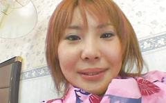 Regarde maintenant - Redhead asian cutie sucks on a cock in her kimono.